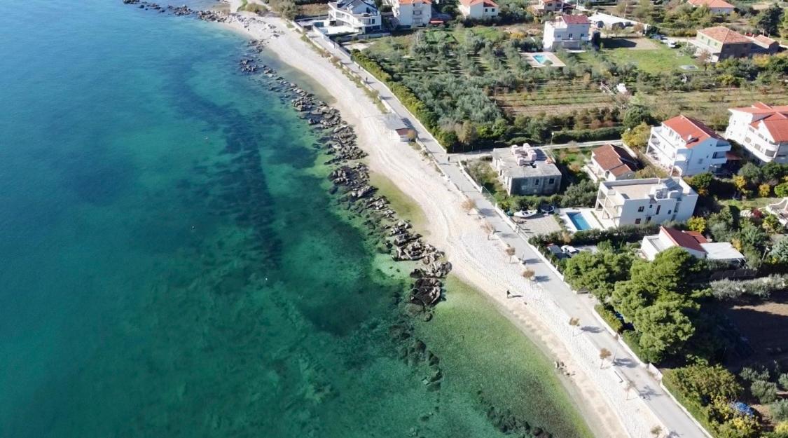 Sunny Apartment By The Beach Kaštel Štafilić Exterior foto