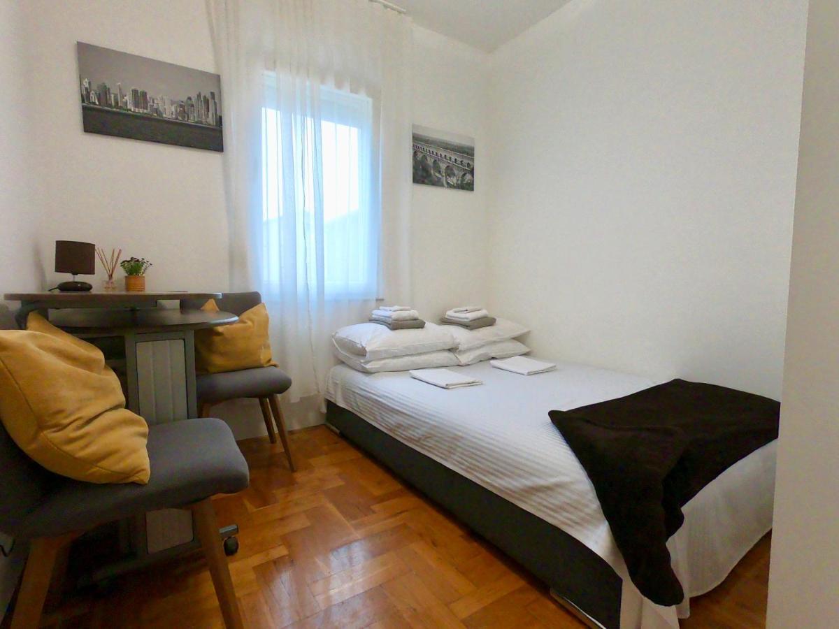 Sunny Apartment By The Beach Kaštel Štafilić Exterior foto